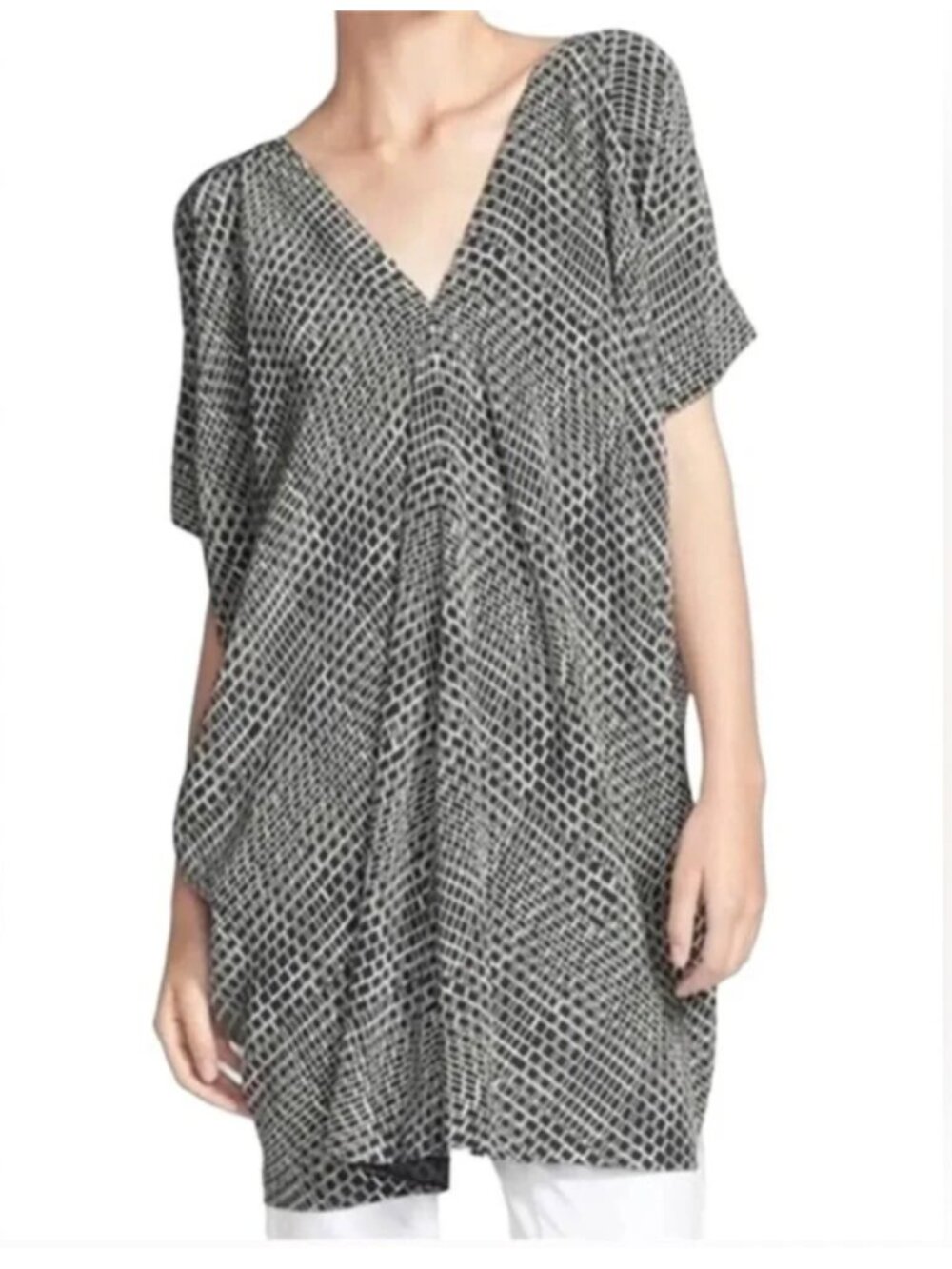 Vince Black & White Geometric Silk V-Neck Cocoon Shift Dress (Size M)